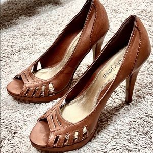 Cathy Jean brown high heels